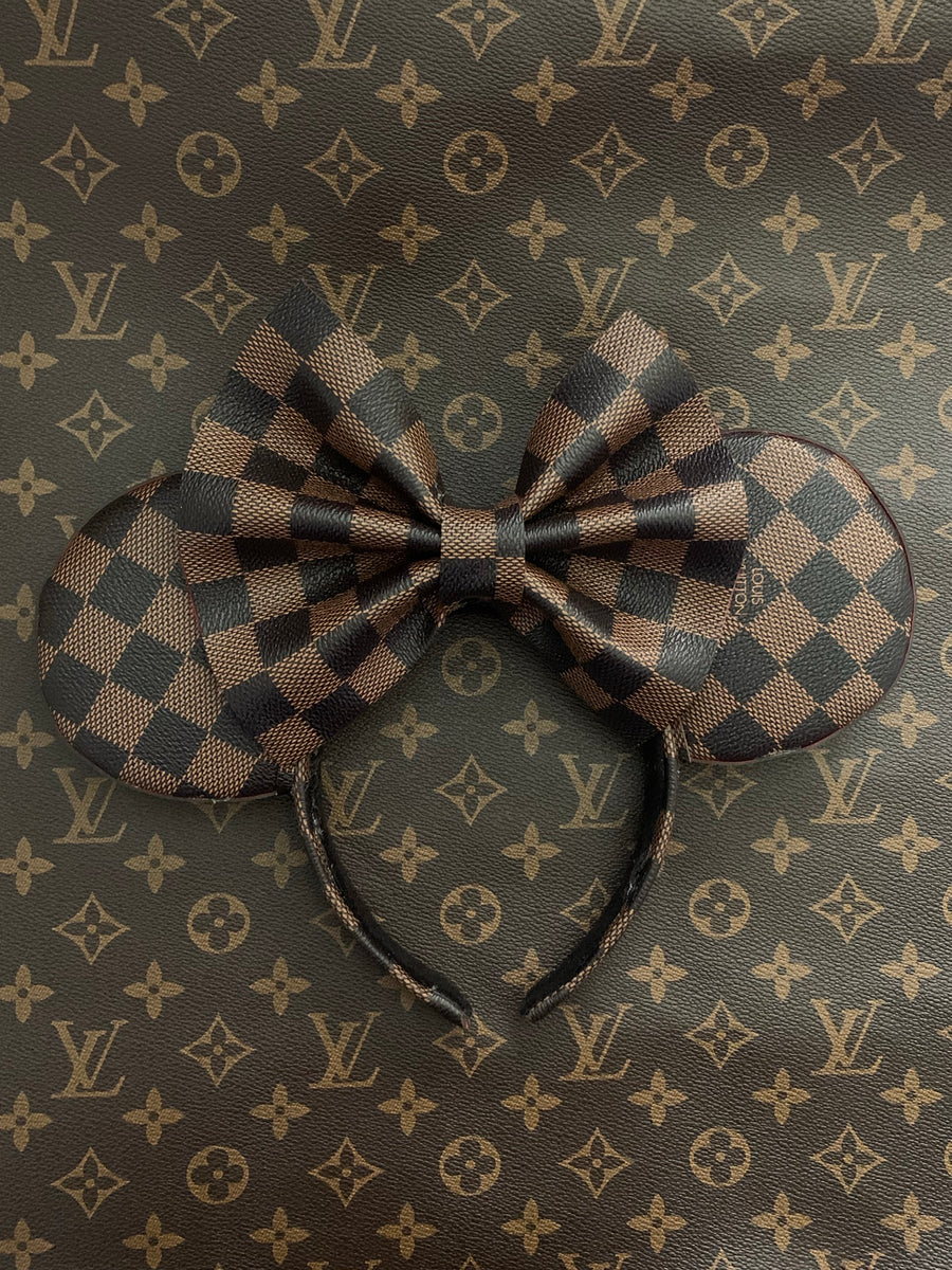 louis vuitton purse with scarf